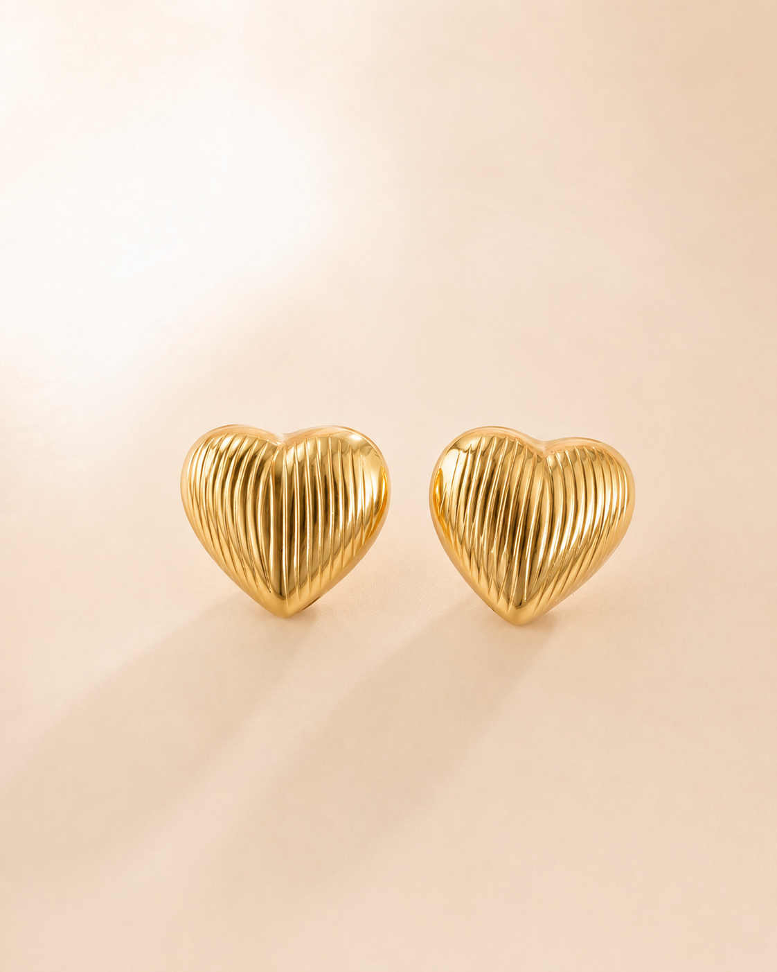 Ribbed Heart Gold Stud Earrings