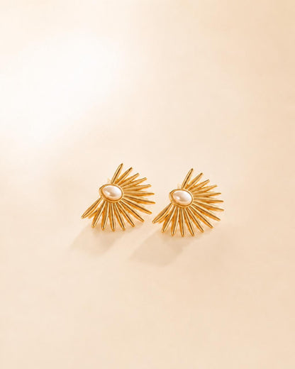 Sol Pearl Fan Stud Earrings