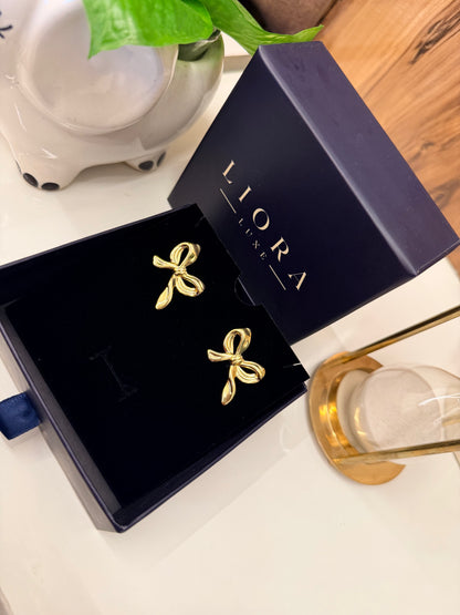 Élan Bow Stud Earrings