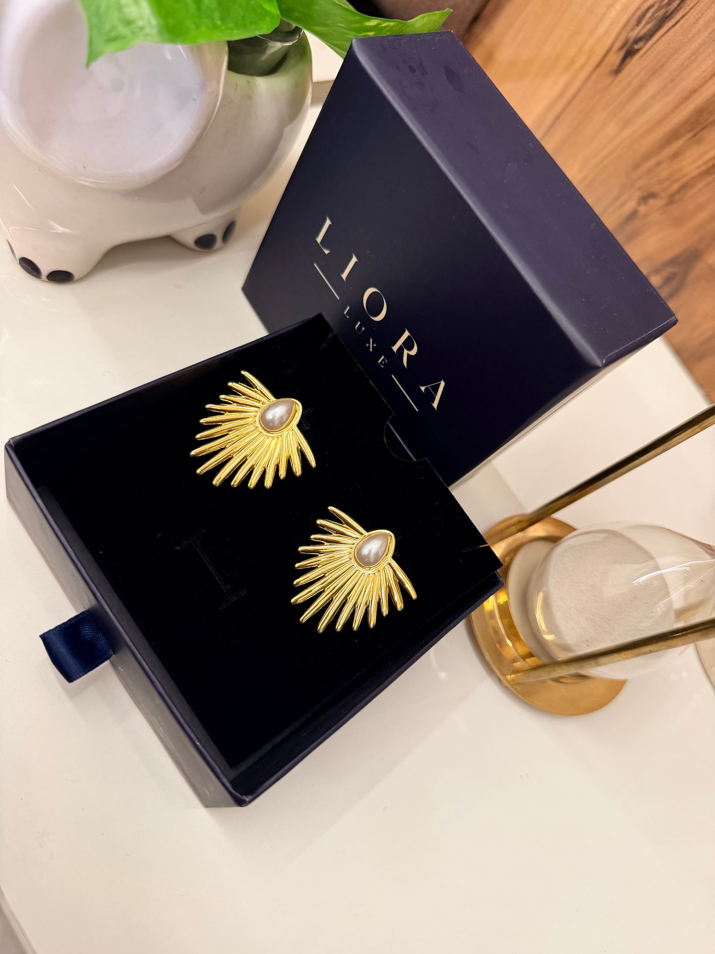 Sol Pearl Fan Stud Earrings
